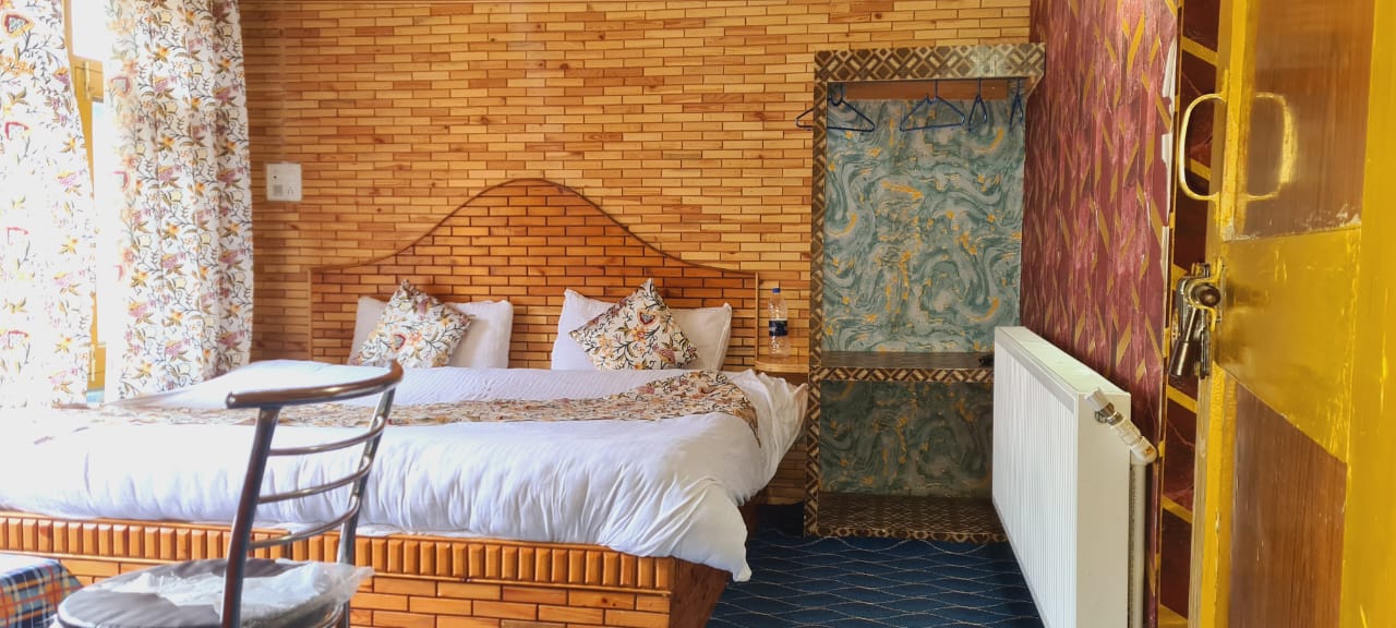 Room Image 2
